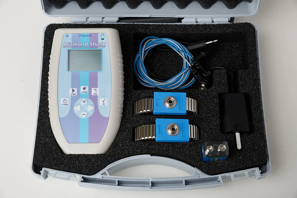 钻石盾牌电刺激治疗仪